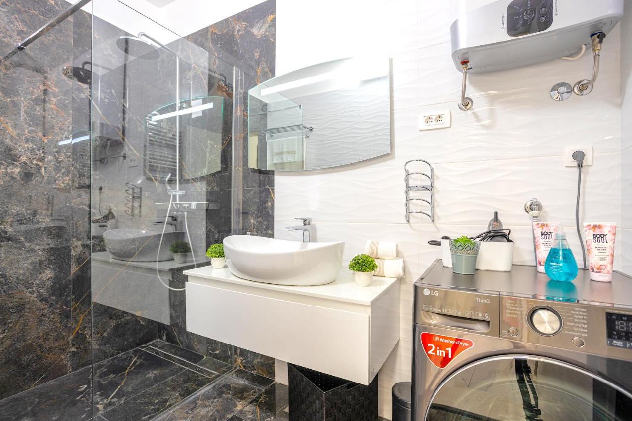 Lux Holiday Apartment Tony @ 10 Min Znjan Beach Split Zewnętrze zdjęcie
